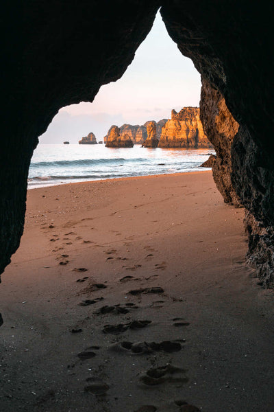 Tablou memorabil Priveliste dintr-o pestera pe coasta Portugaliei
