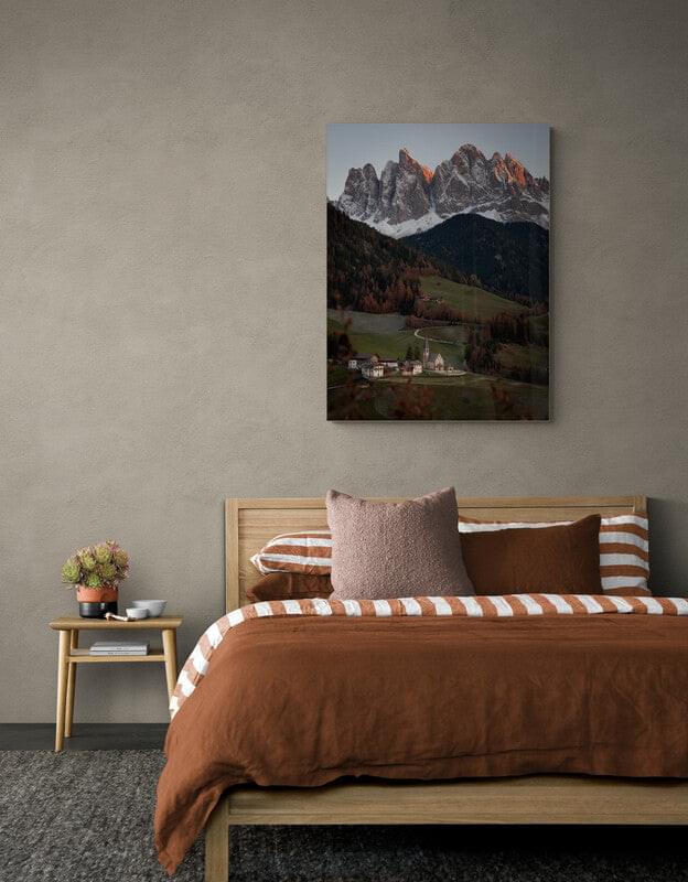 Canvas Asezare in mijlocul muntilor